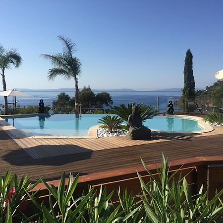 Les Lauriers Roses Aparthotel Rayol-Canadel-sur-Mer Exterior photo